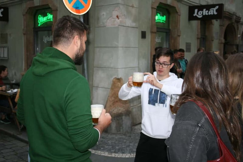 Prague Beer History: Highlights Tour with Tasting - Starting under the tree at Malostranské Square