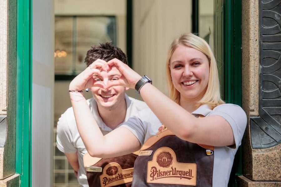 Prague: Beer Pouring Class at Pilsner Urquell Experience - What the tasting portion adds