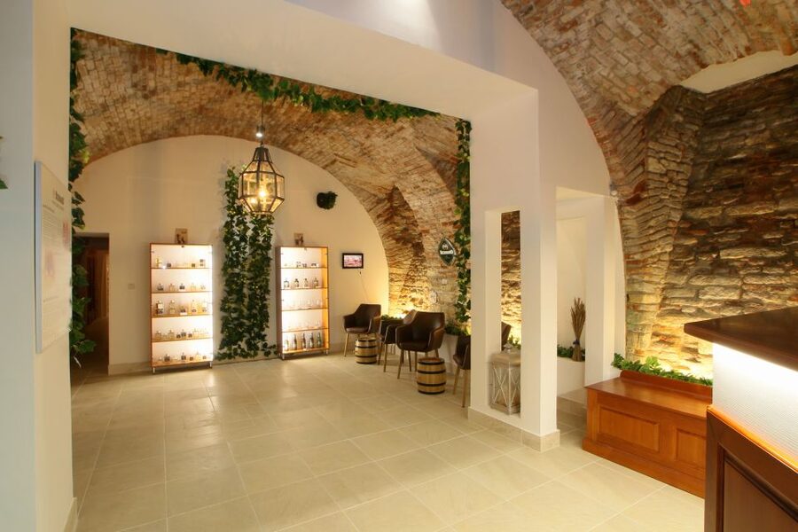 Prague: Bernard Beer Spa with Beer and Massage Option - Unlimited Beer From the Tap