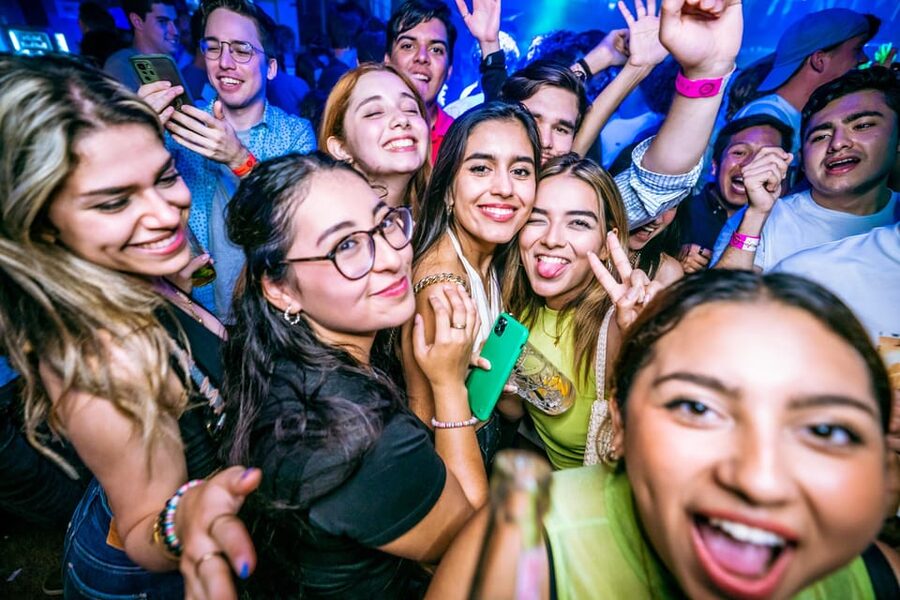 Prague: Boat Party with Unlimited Drinks & After Party Entry - Meeting at Boat Party Prague Dock 10