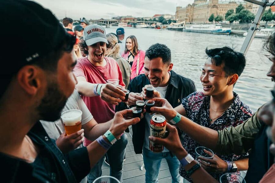 Prague: Booze Cruise with Open Bar and Duplex Entry - What the Prague party cruise really offers