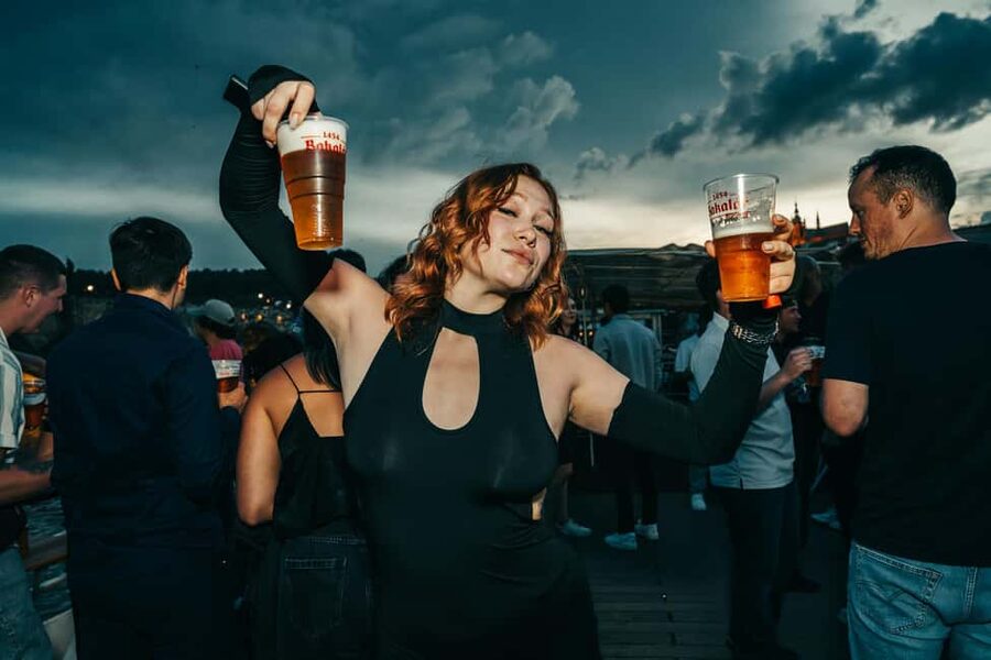 Prague: Booze Cruise with Open Bar and Duplex Entry - Is $73 good value?