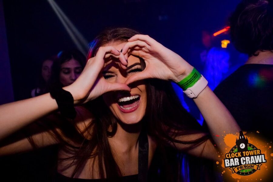 Prague: Clock Tower Bar Crawl ending at the BIGGEST CLUB - Key points to know before booking