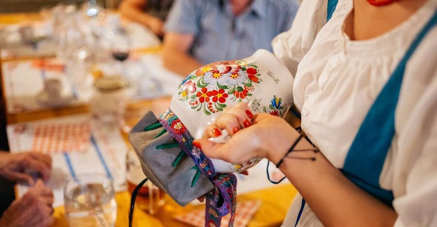 Prague: Dinner with Folk Show and Open Bar - Folk dancing that crosses language barriers