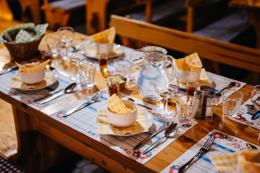 Prague: Dinner with Folk Show and Open Bar - Is $92 a fair price?