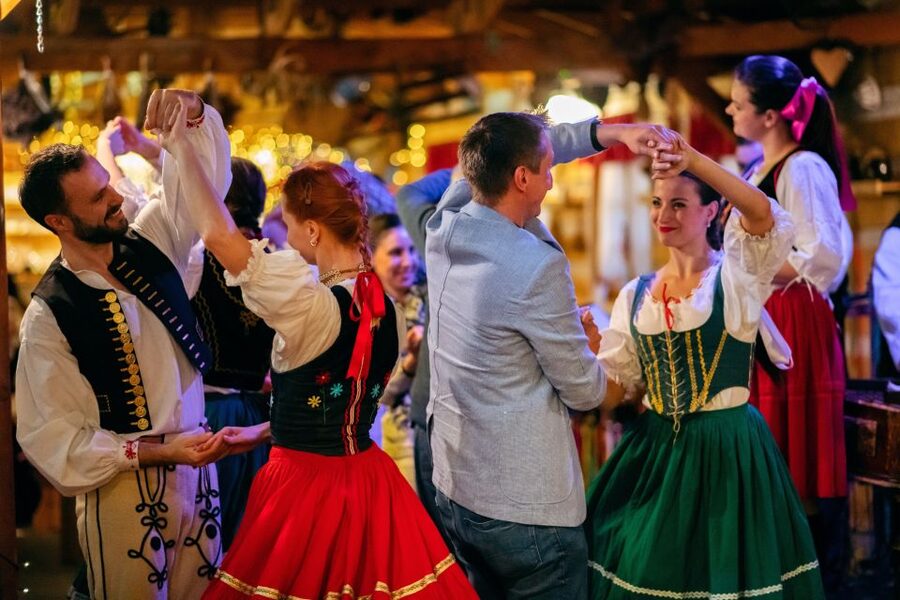Prague: Folkloric Dinner Show with Unlimited Drinks - A Czech dinner that turns into a party