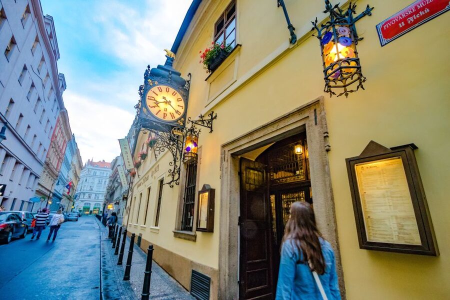 Prague: Legendary Beer Tour with Dinner - The final pub and Prague nightlife