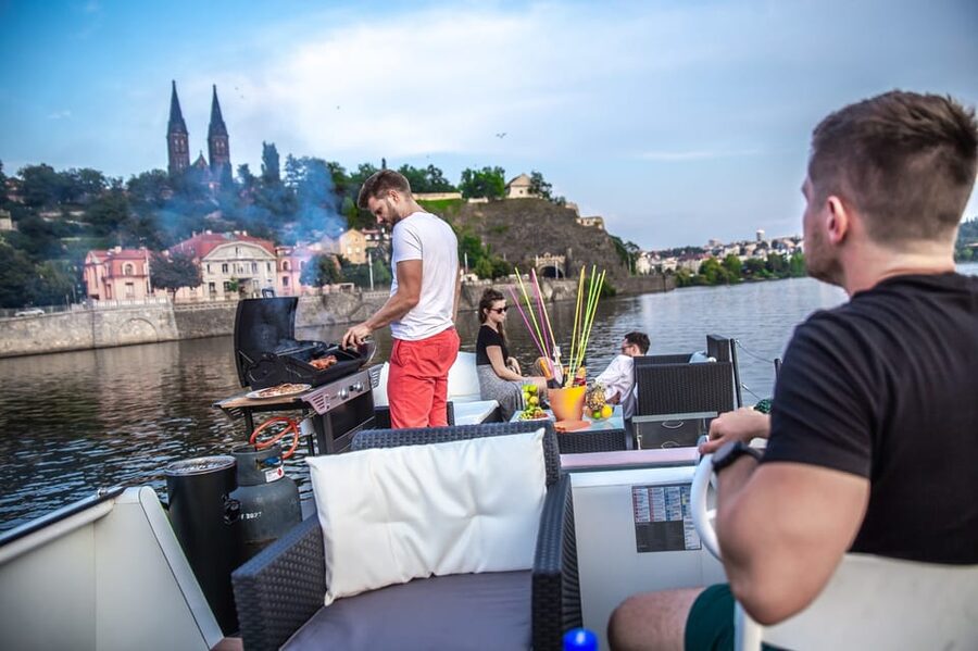 Prague: Private River Cruise with Unlimited Beer or Prosecco - Who should book this Vltava cruise?
