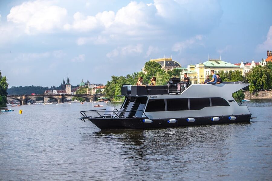 Prague: Private River Cruise with Unlimited Beer or Prosecco - What the boat offers during three hours