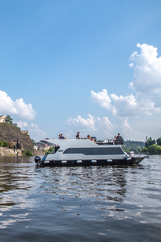 Prague: Private River Cruise with Unlimited Beer or Prosecco - Weather, clothing, and access