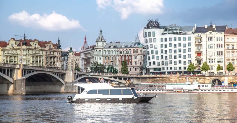Prague: Private River Cruise with Unlimited Beer or Prosecco - Choosing the central Prague route