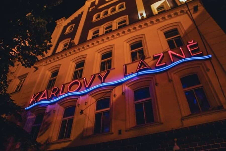Prague: Pub Crawl with Karlovy Lazne Entry and shots - Key points to know before booking