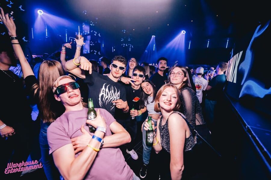 Prague: Pub Crawl with Shots & Entrance to Rooftop Club - Should You Book This Pub Crawl?