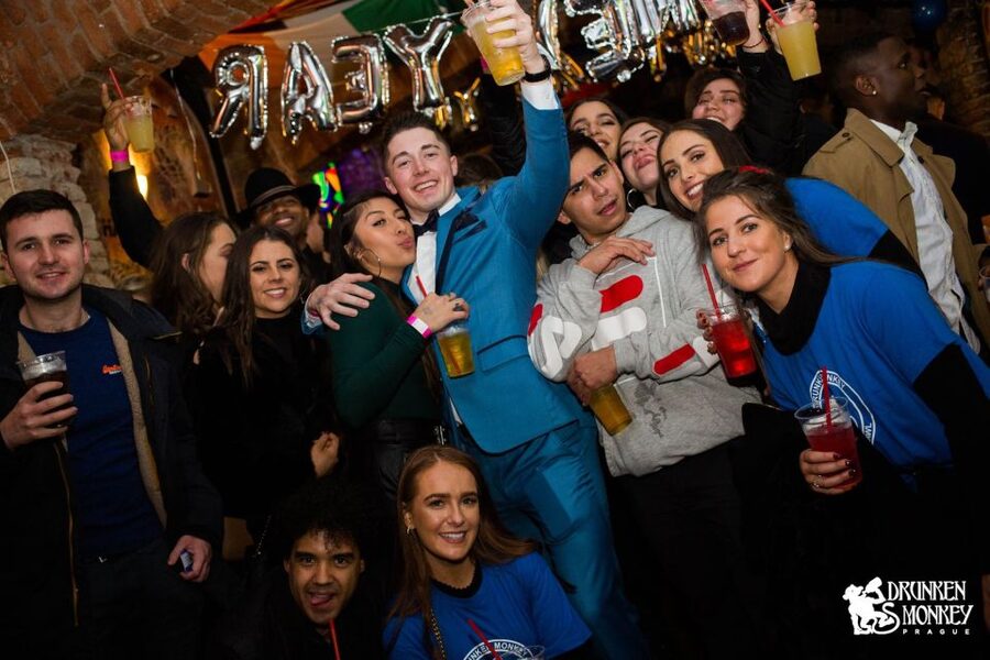 Prague: Pub Crawl with Unlimited Drinks, Bars & Club Entry - Key points before you book