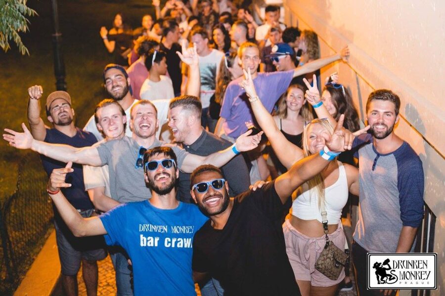 Prague: Pub Crawl with Unlimited Drinks, Bars & Club Entry - The short walk to the first local bar