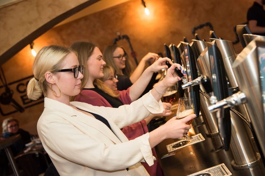 Prague: Self-Pour Czech Beer-Tasting Experience - Pour carefully, and rinse between beers