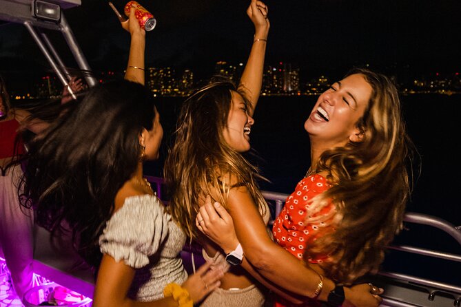 Premier Waikiki Sunset Party Cruise with Live DJ and Full Bar - Wildlife and the Honolulu coastline
