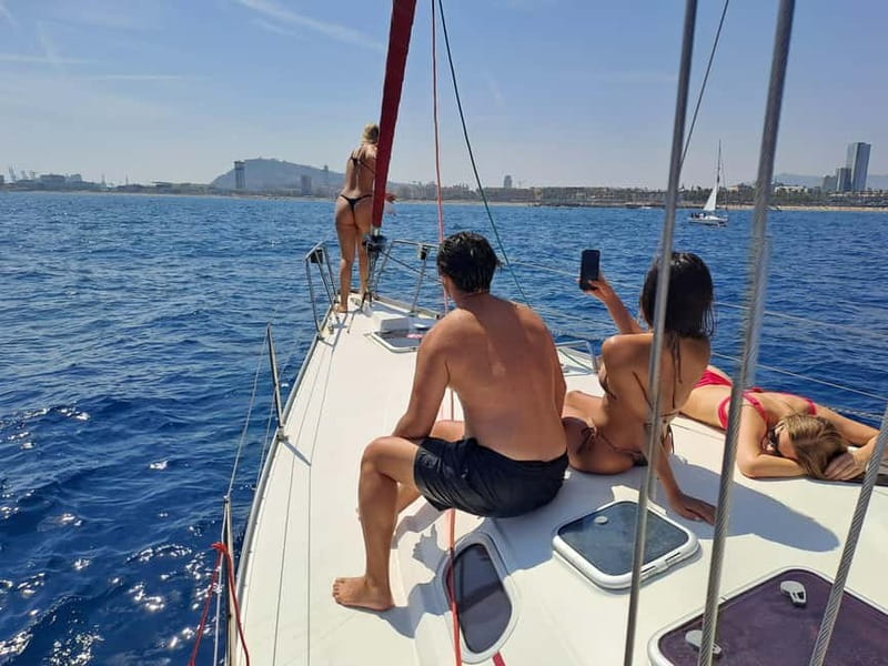 Private boat with an open bar and snacks - Key points to know before booking