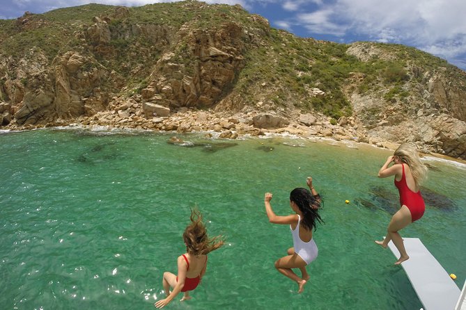 Private Cabo 35ft cat experience Food and open bar included! - A private boat day for Cabo groups