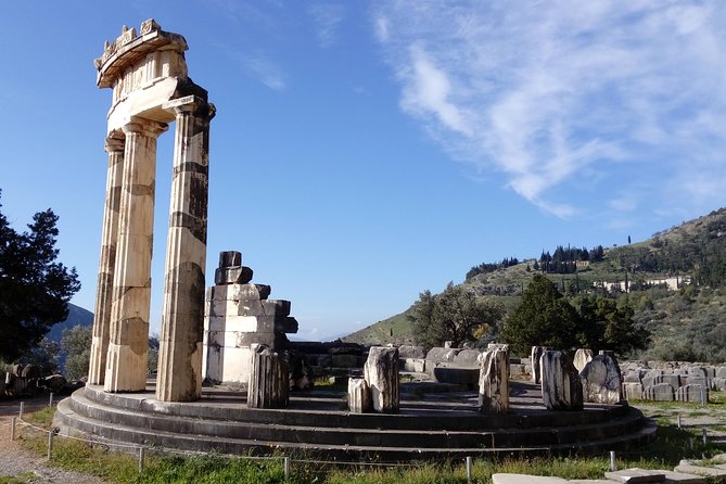 Private Delphi and Hosios Loukas Monastery - Great Lunch and Drinks Included - Leaving Athens for the mountains