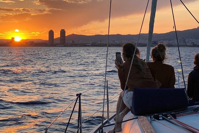 Private sailing trip from Barcelona with open bar - The swimming stop and sea conditions