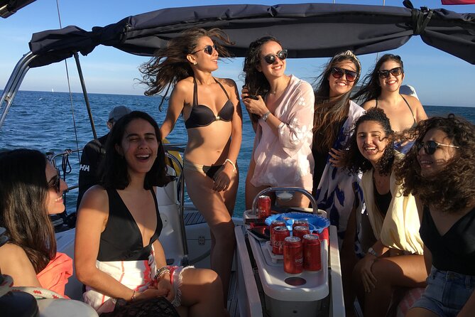 Private sailing trip from Barcelona with open bar - Who will enjoy this sailing trip most?