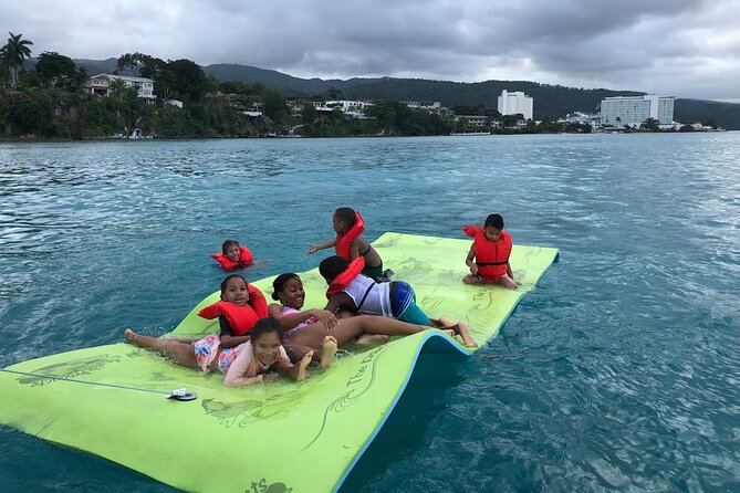 Private Yacht Party Boat Rental Excursion in Ocho Rios, Jamaica - Cruising the Ocho Rios coastline