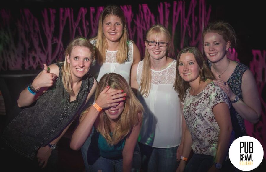 Pub Crawl Cologne Including Admission Fee for Bars and Shots - The final club and the change in mood