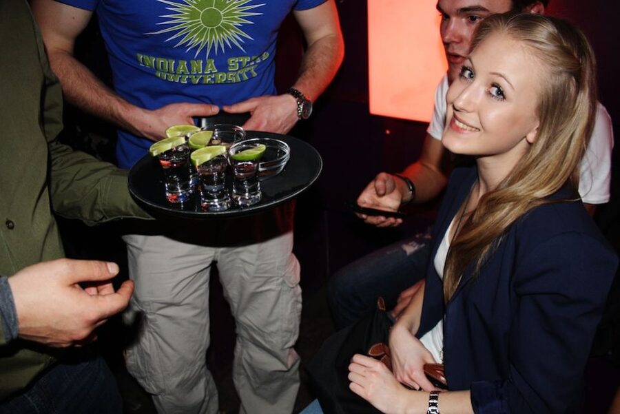 Pub Crawl Cologne Including Admission Fee for Bars and Shots - Who will get the most from this night