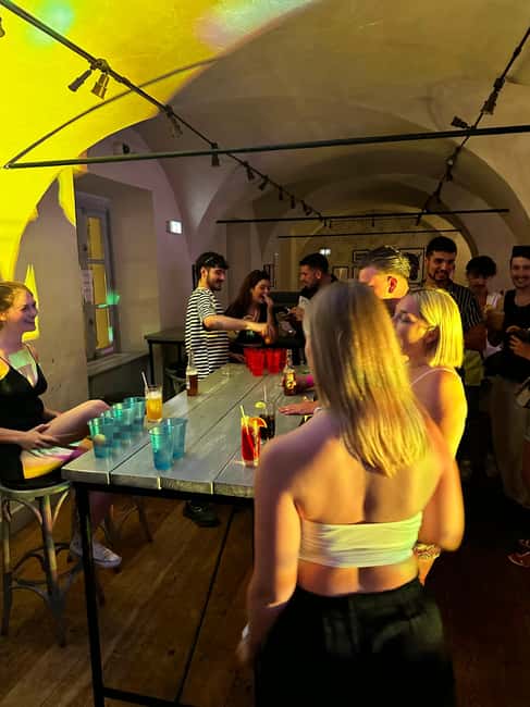 Pub Crawl Nice: Free Shots,Best Bar, Secret Surprise with us - Key points to know before booking