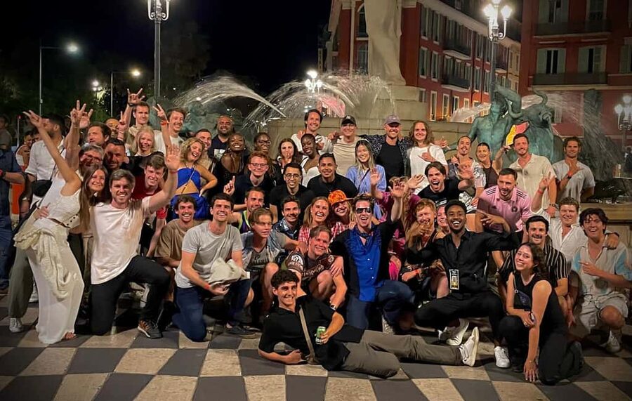Pub Crawl Paris: Drink, Laugh, Meet the World - What the free shots and discounts really mean