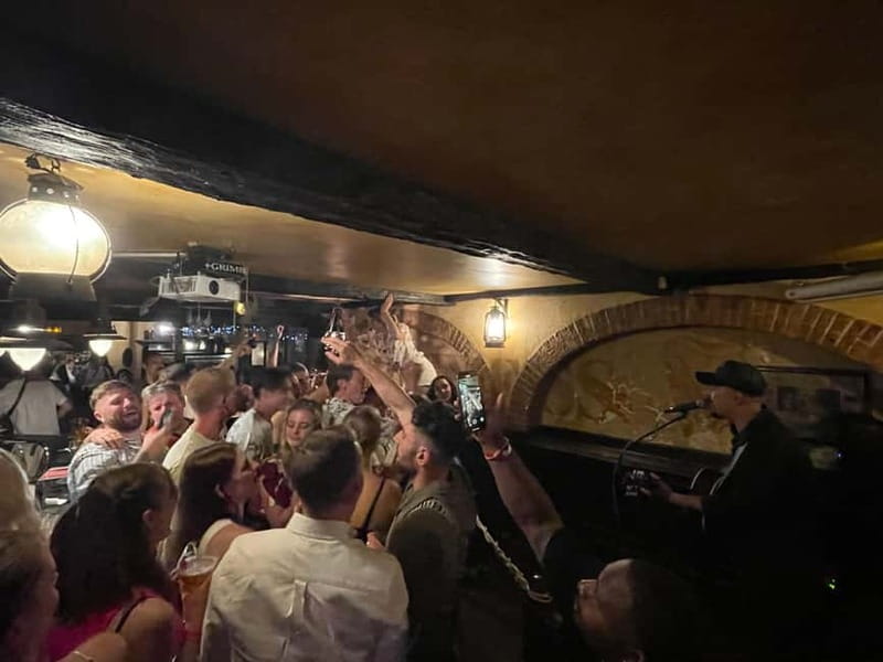 Pub Crawl Paris: Drink, Laugh, Meet the World - Who will enjoy this Paris pub crawl?