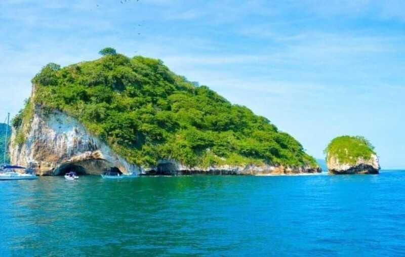 Puerto Vallarta: Beach, Breakfast, Lunch & Open Bar - The open bar, music, and party mood