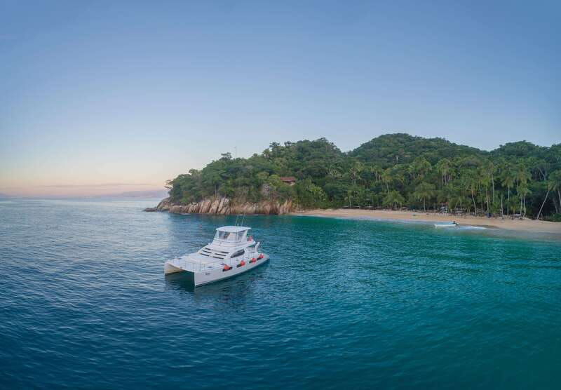 Puerto Vallarta: Luxury Yacht Tour with Lunch and Open Bar - Key points to know before you book