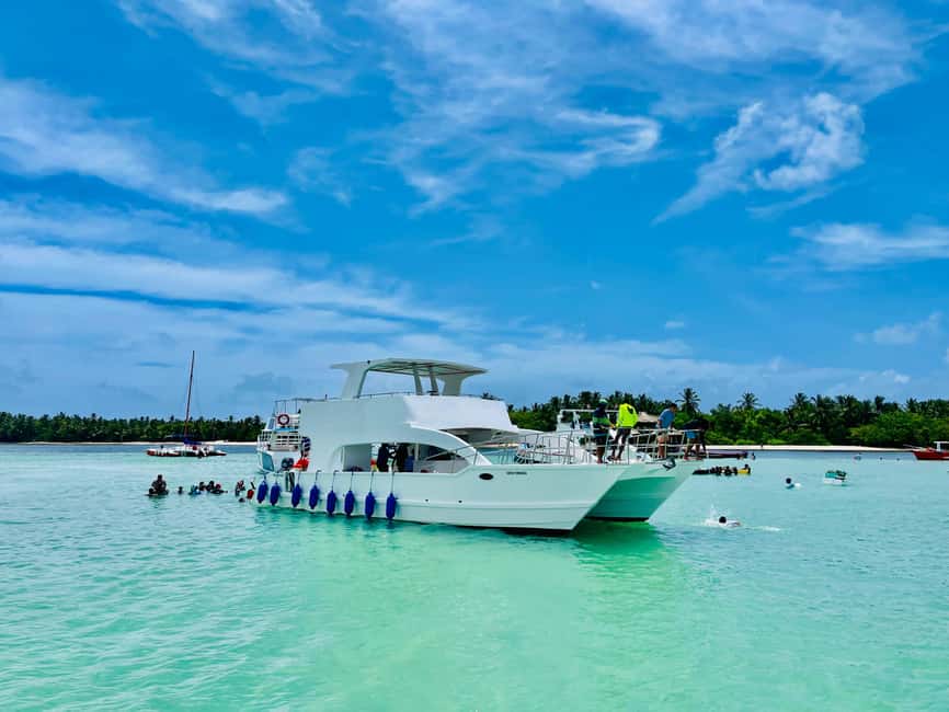 Punta Cana: Hip Hop Party Cruise w/Open Bar (Adults Only) - Bávaro Beach snorkeling for about 30 minutes