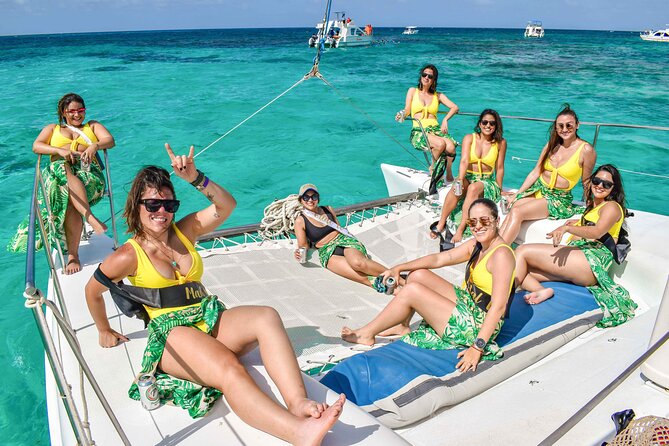Punta Cana Party Boat (Only Adult) - Drinks, snacks, and what you should eat first