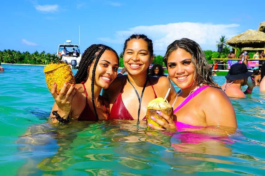 Punta Cana: Party Boat with Snorkeling, Open Bar And Hip Hop - Music, dancing, and the crowd