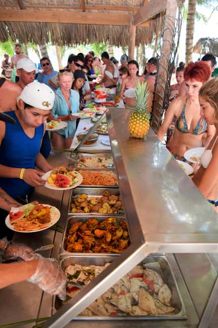Punta Cana: Saona Island Full-Day Open Bar, Lunch & Transfer - Choosing among the three Saona packages