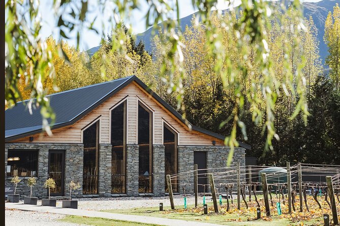 Queenstown: Afternoon Wine & Beer Tour with Platters - Stop two: Kinross and five local producers