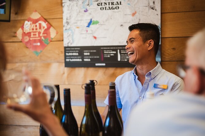 Queenstown: Afternoon Wine & Beer Tour with Platters - The guides are a big part of the experience