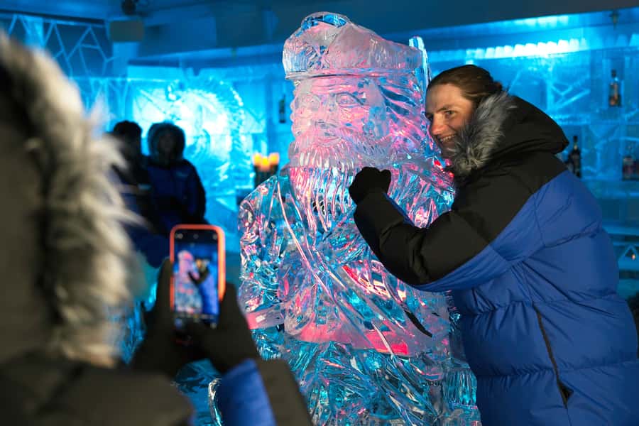 Queenstown: Ice Bar Entry with Warm Winter Gear and Drink - Who should book it?