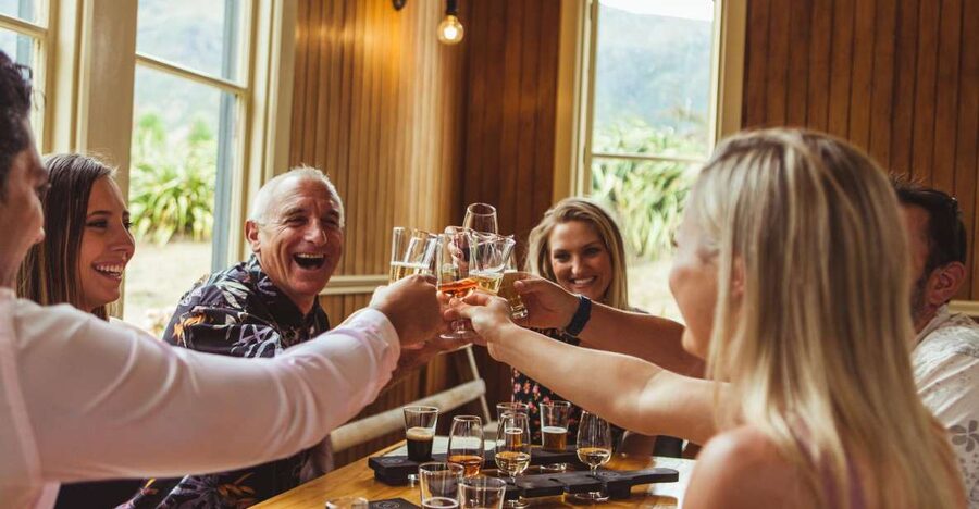 Queenstown: Twilight Wine and Craft Beer Tour - From Queenstown to Gibbston in a Mercedes van