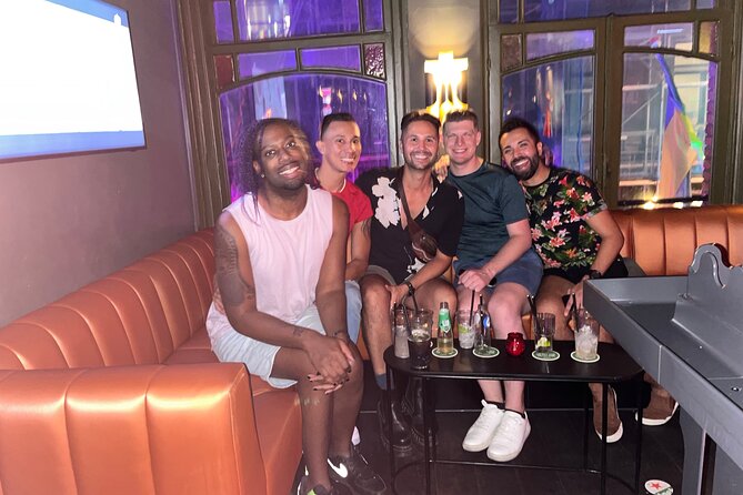Rainbow Bar Stroll: Sashay through Amsterdam - Group size, timing, and the social side