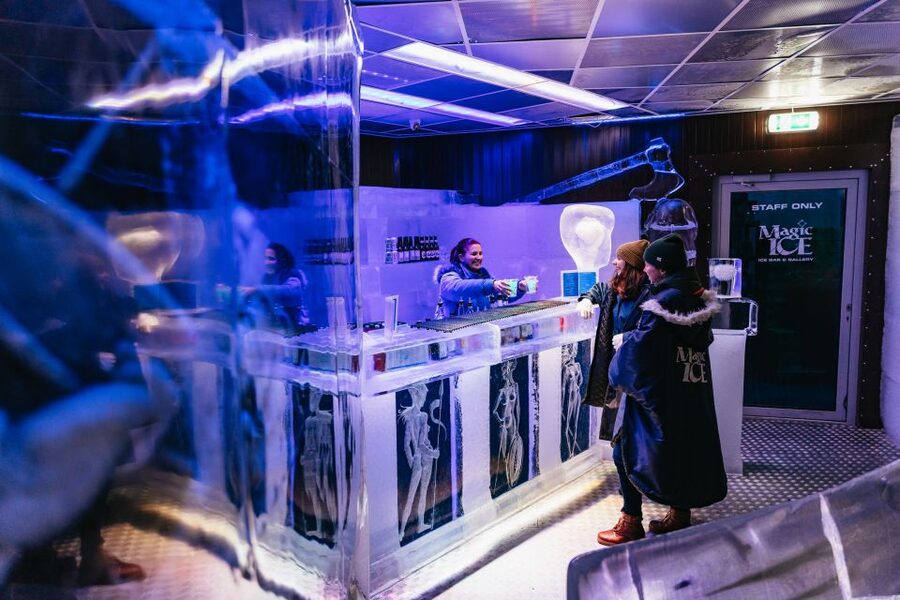Reykjavik: Magic Ice Bar Entrance and Welcome Drink - Finding the bar below the Álafoss store