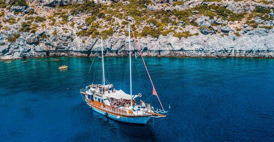 Rhodes: Cruise with 3 Stops, Lunch and Unlimited Drinks - Key points at a glance