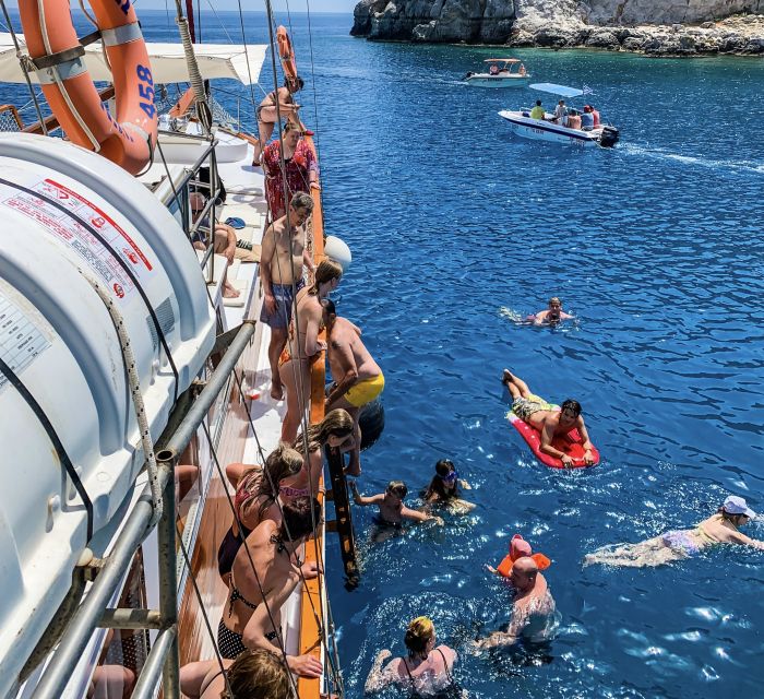 Rhodes: Cruise with 3 Stops, Lunch and Unlimited Drinks - Crew service and the mood on board