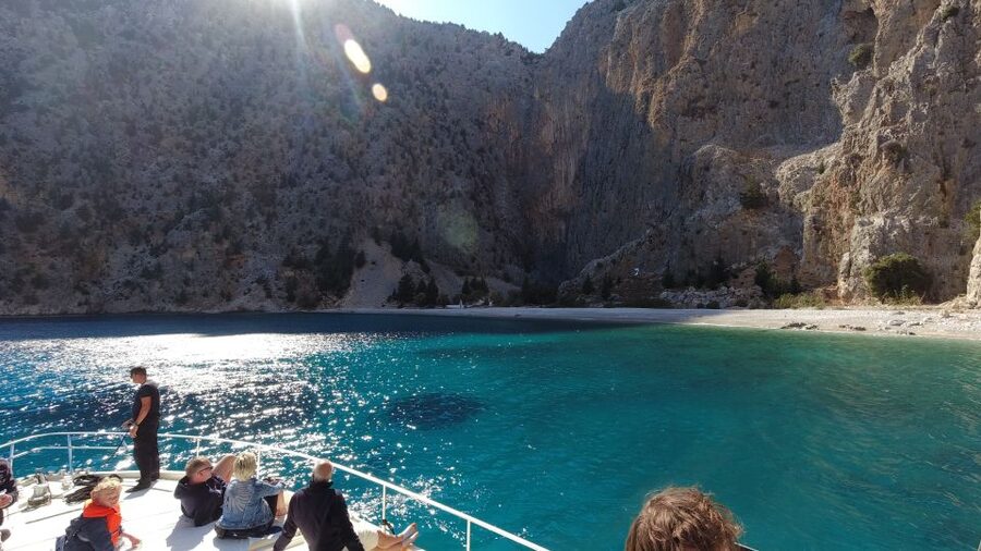 Rhodes: Symi Yacht Tour with Unlimited Drinks and Transfer - Why this yacht trip costs more than a basic Symi boat