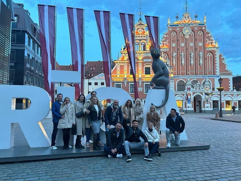 Riga: Pub Crawl with Local Guide - 9:30 pm in Old Town: starting the night