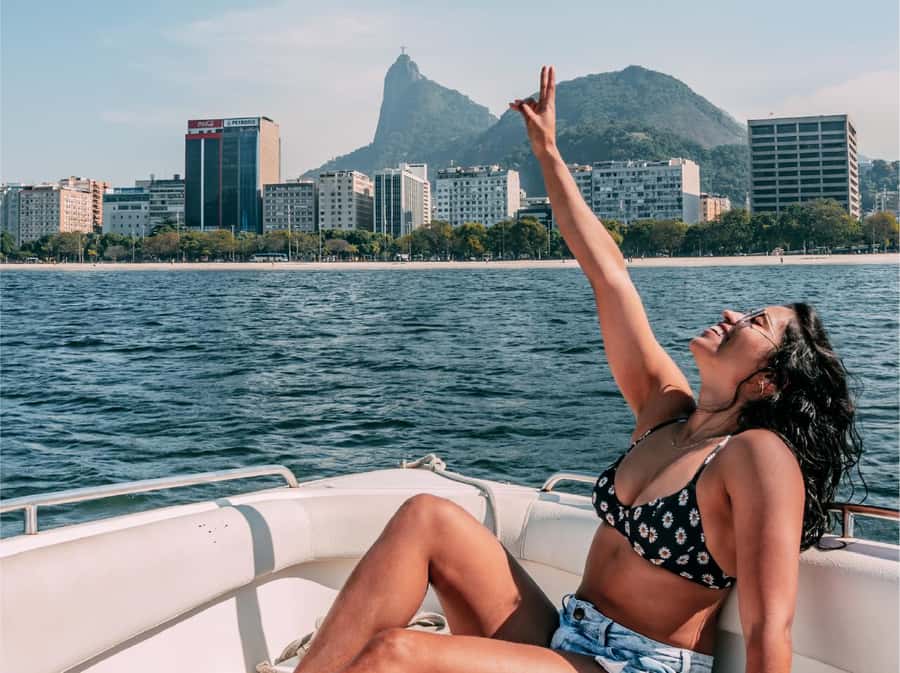 Rio de Janeiro: Boat Tour - Sunset with Beer - Red Beach and Copacabana from offshore