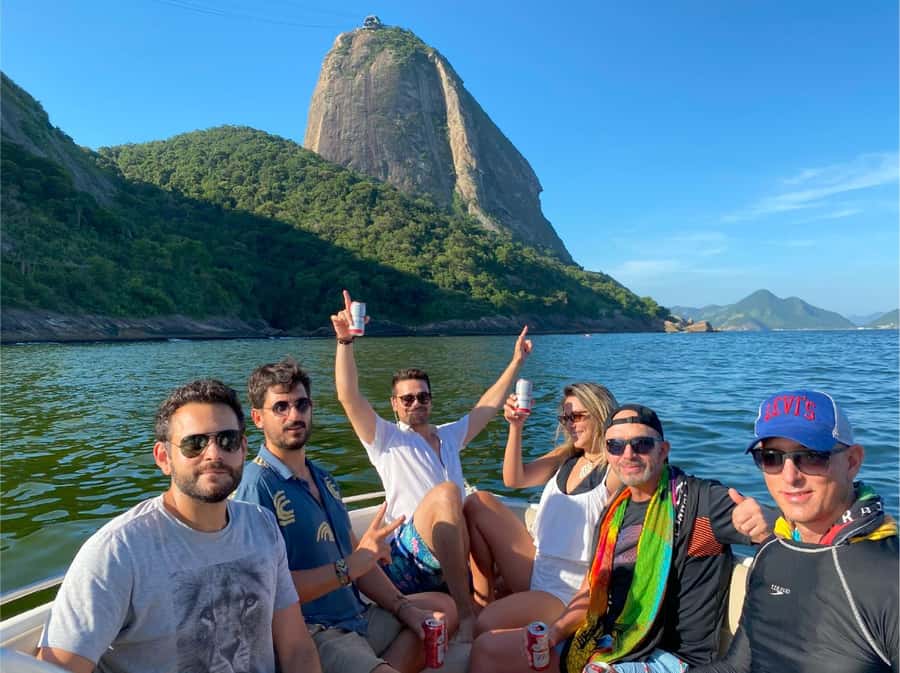 Rio de Janeiro: SpeedBoat Tour - Beach Tour with Beer - Starting at Urca Pier